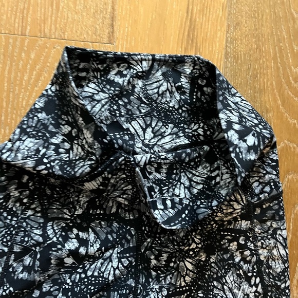 High Waist Black and White Leggings with Abstract Print - Picture 3 of 7